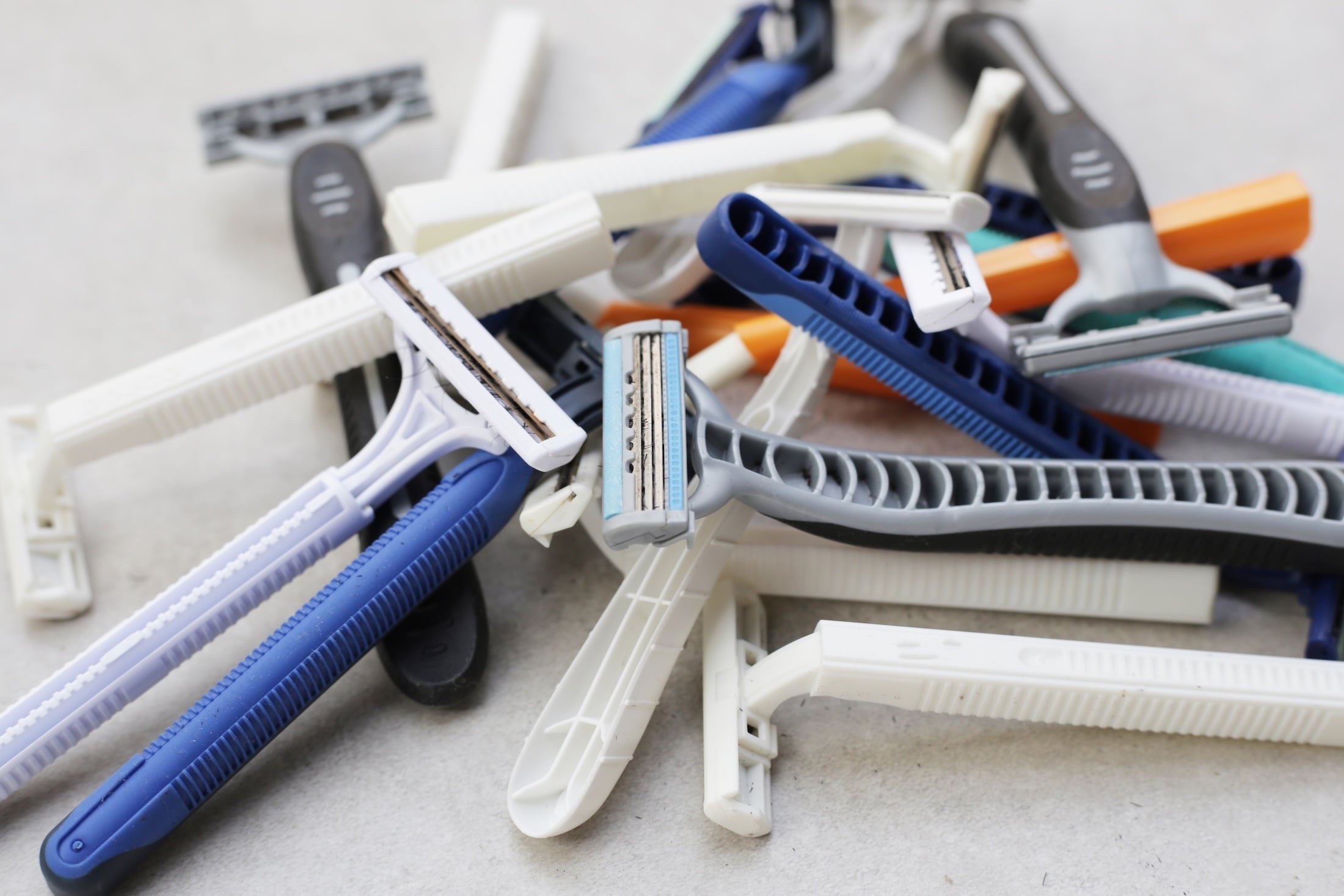 Rasoir intime homme : comment choisir en 2026 selon ton profil ?