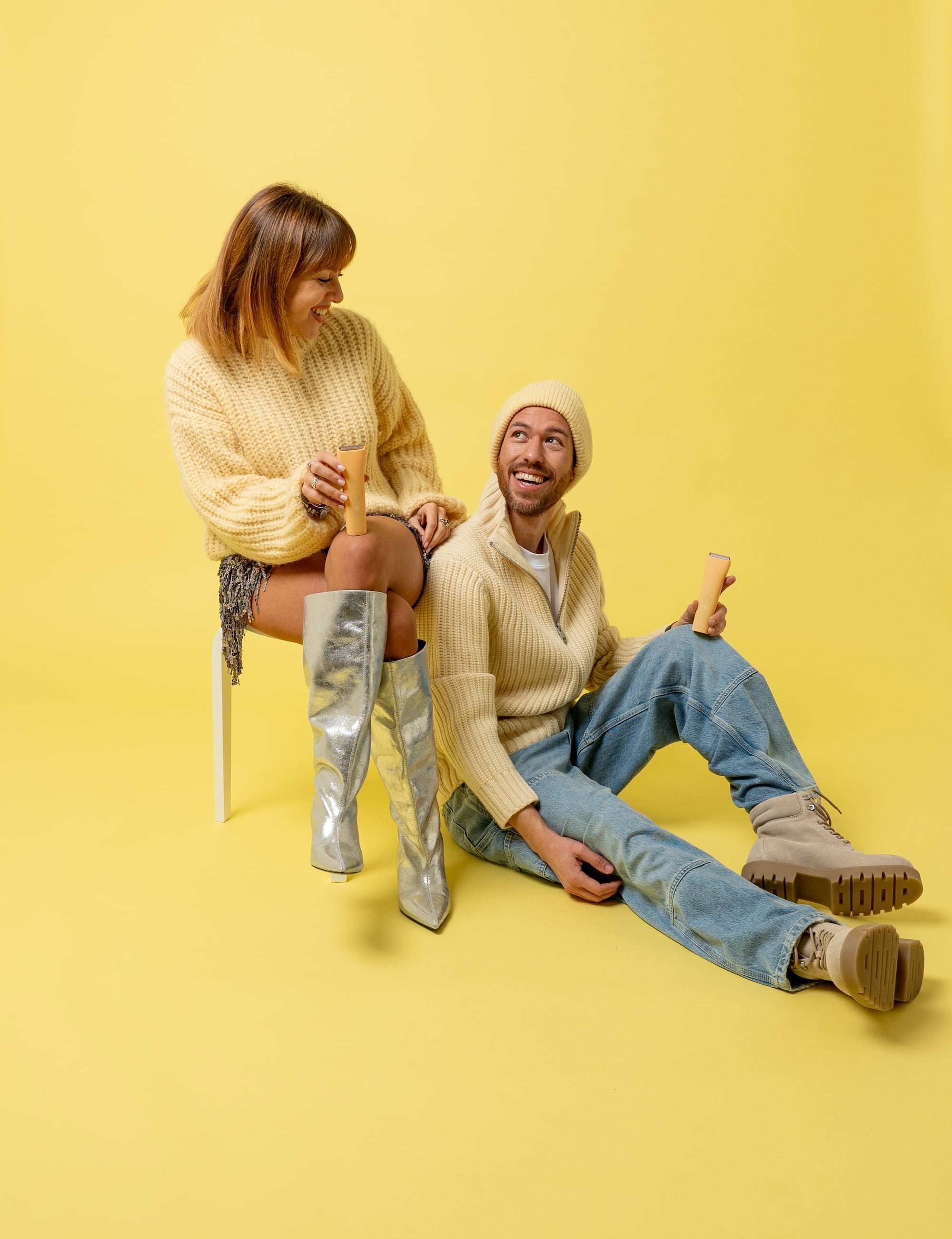 Tondeuse intime jaune pour jeune couple
