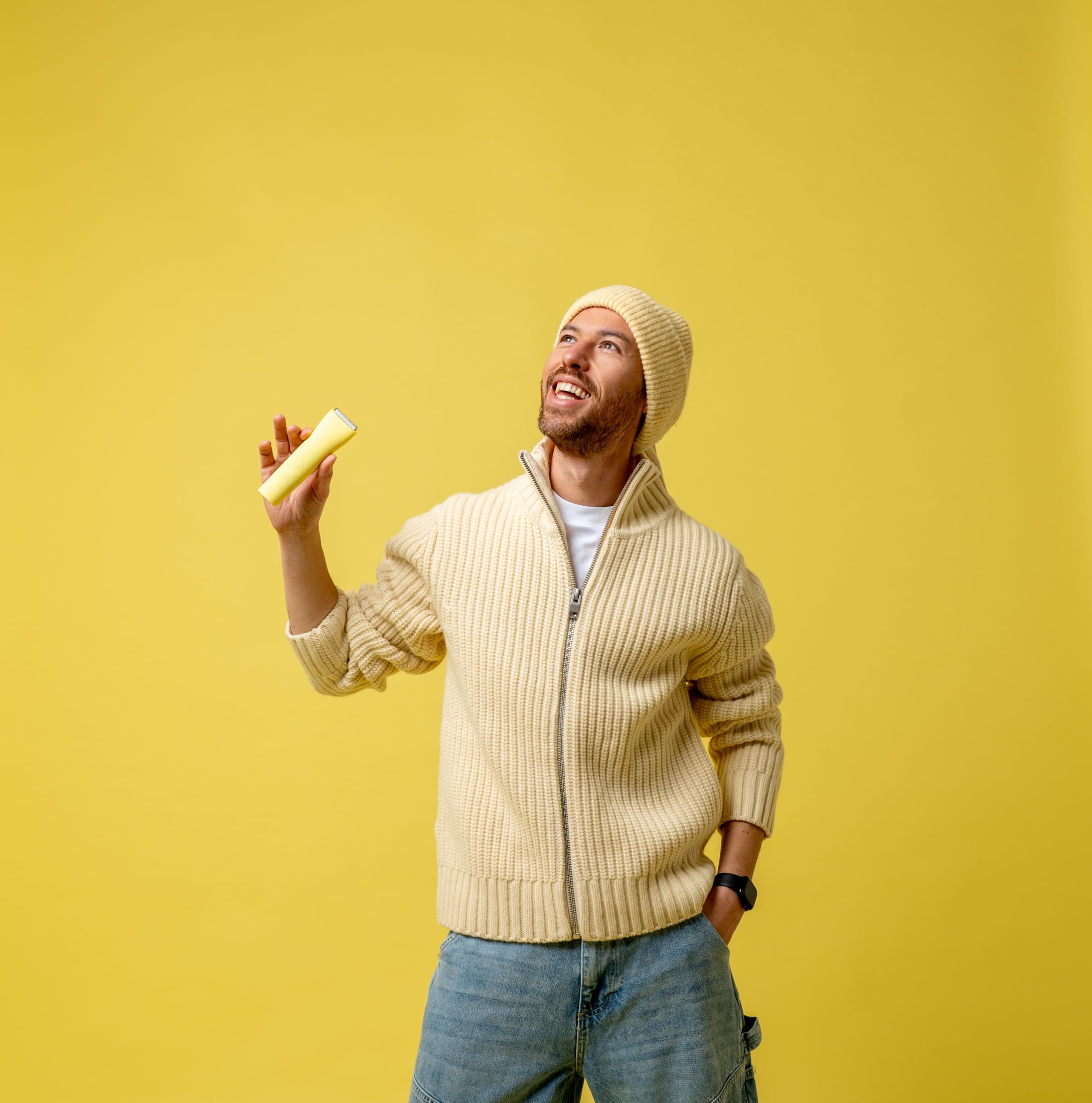 Philippe Guibert fondateur de billy trimmer avec sa tondeuse billy